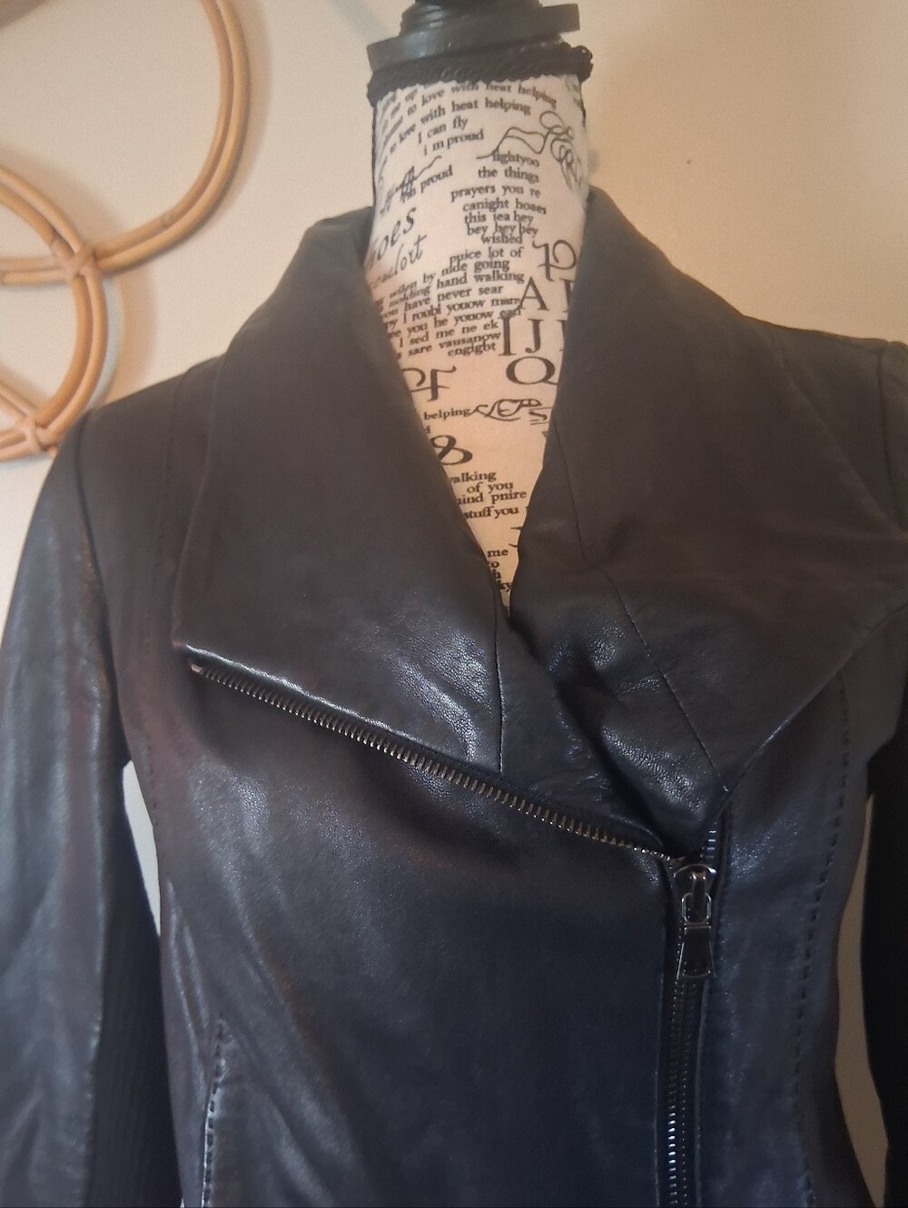 Vince Black Lamb Leather Scuba Jacket Size XS P2P 18 - Picture 4 of 10